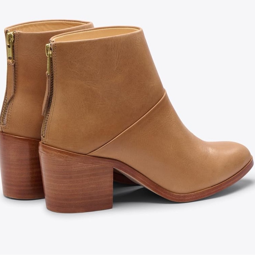Nisolo Dari Tan Leather Ankle Boots